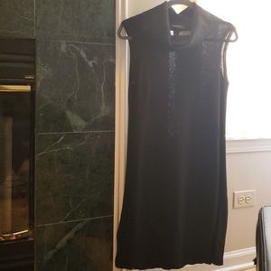 Sleeveless turtleneck